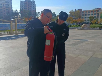 履职尽责保安全，扎实演练筑防线—青岛经济职业学校召开安保会议并进行消防防暴恐演练
