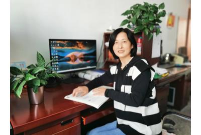 青岛经济职业学校“十个一”师资库——谢中华