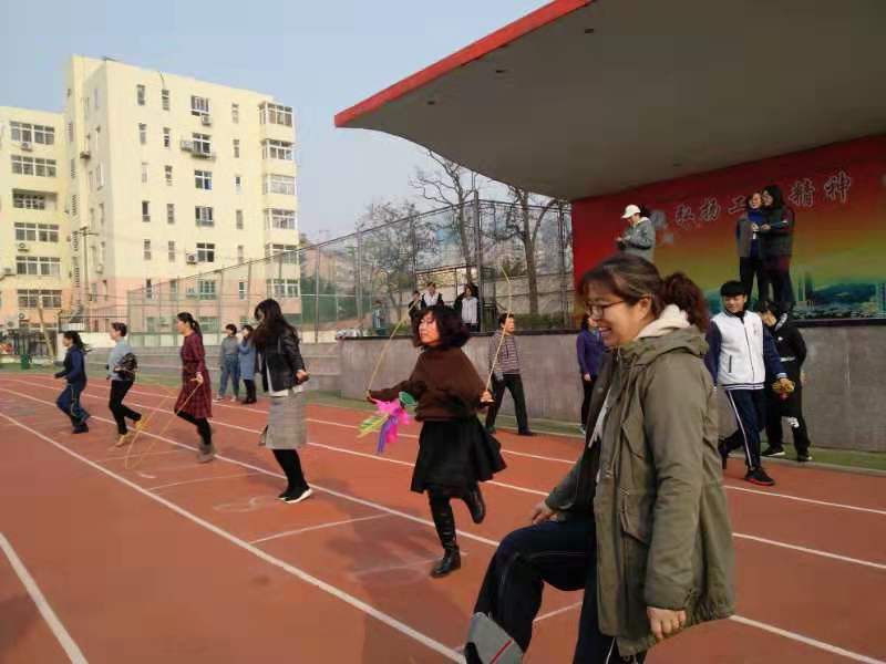 f2305bac2a1f4ed1b6ed9d3c99a2f8fe.jpg