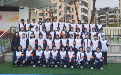 【经济快讯】润玉致美守初心，中药学子践担当——2025级6班劳动值周工作纪实