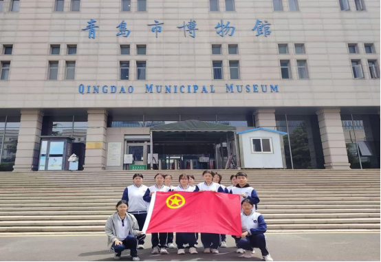 【经济快讯】青春探文博，科技悟文脉——青岛经济职业学校2025级6班赴青岛市博物馆开展主题团日活动
